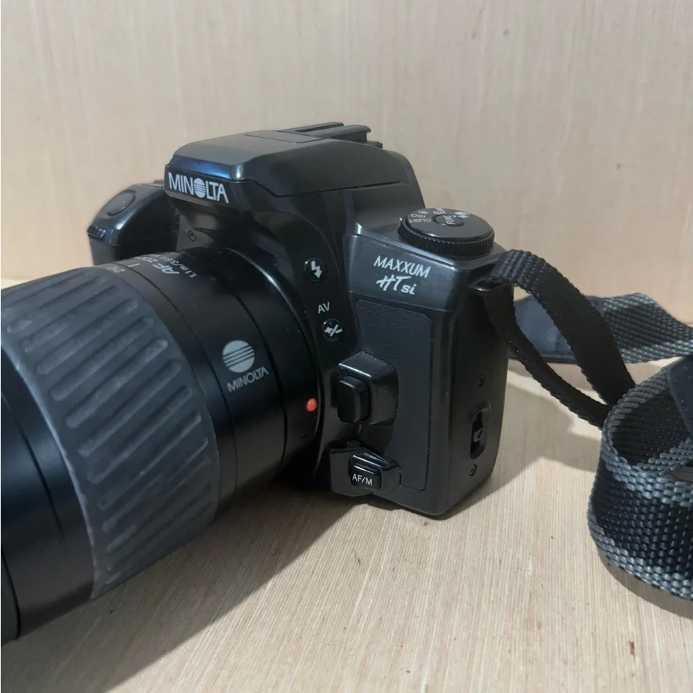 Minolta Maxxum HTsi AF 35mm SLR Camera w/70-210AF Lens Untested w/Film Buy As Is